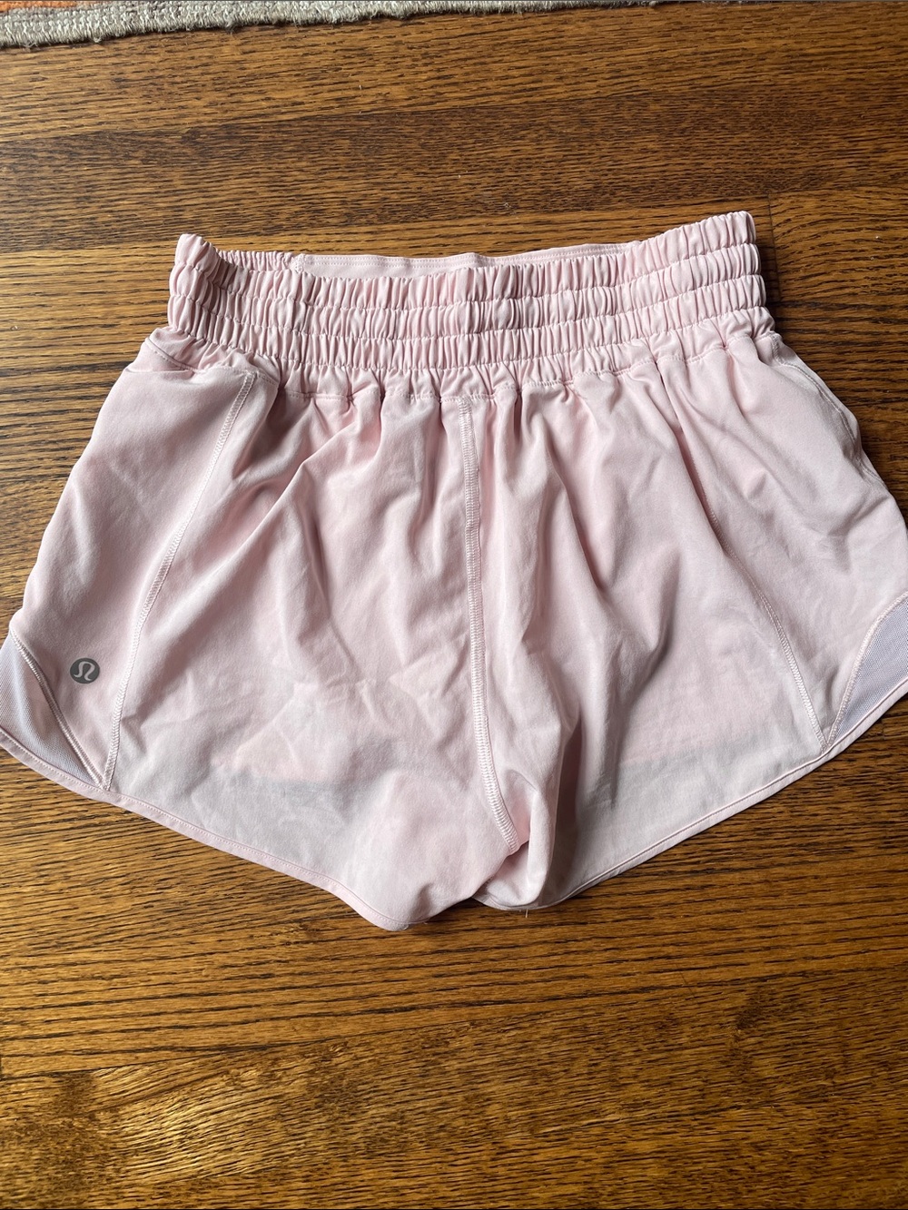 lululemon athletica Light Pink Hotty Hot High-Rise Lined Short 2.5" - Picture 3 of 5